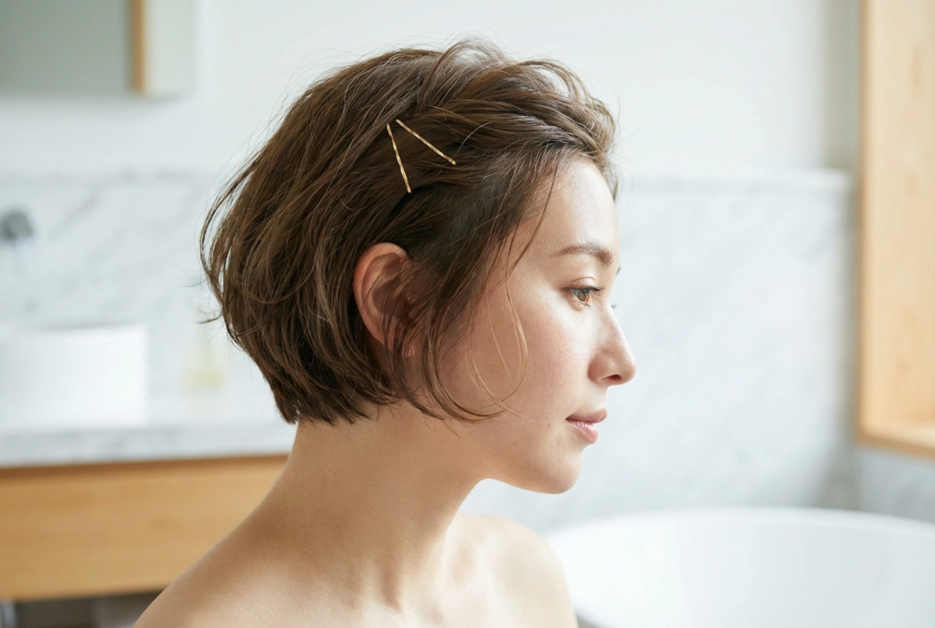 Frizure za kratku kosu: pametno podizanje, volumen i dodaci