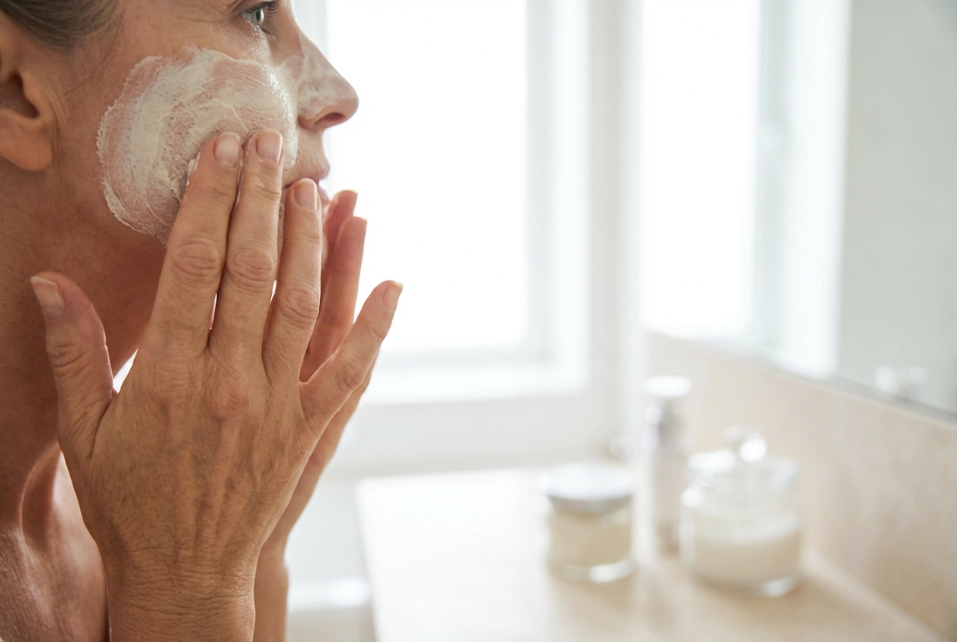 Maske za bore nakon 60. godine: kako ih odabrati i koristiti u kućnoj njezi