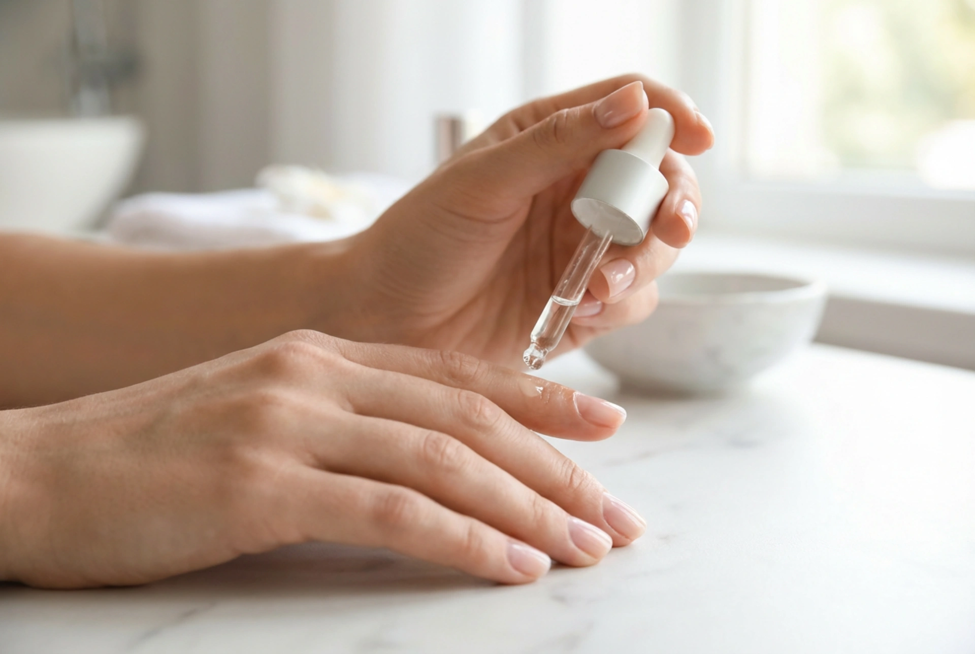 Proizvod za kožicu noktiju: kada ga koristiti i kako ga nanositi