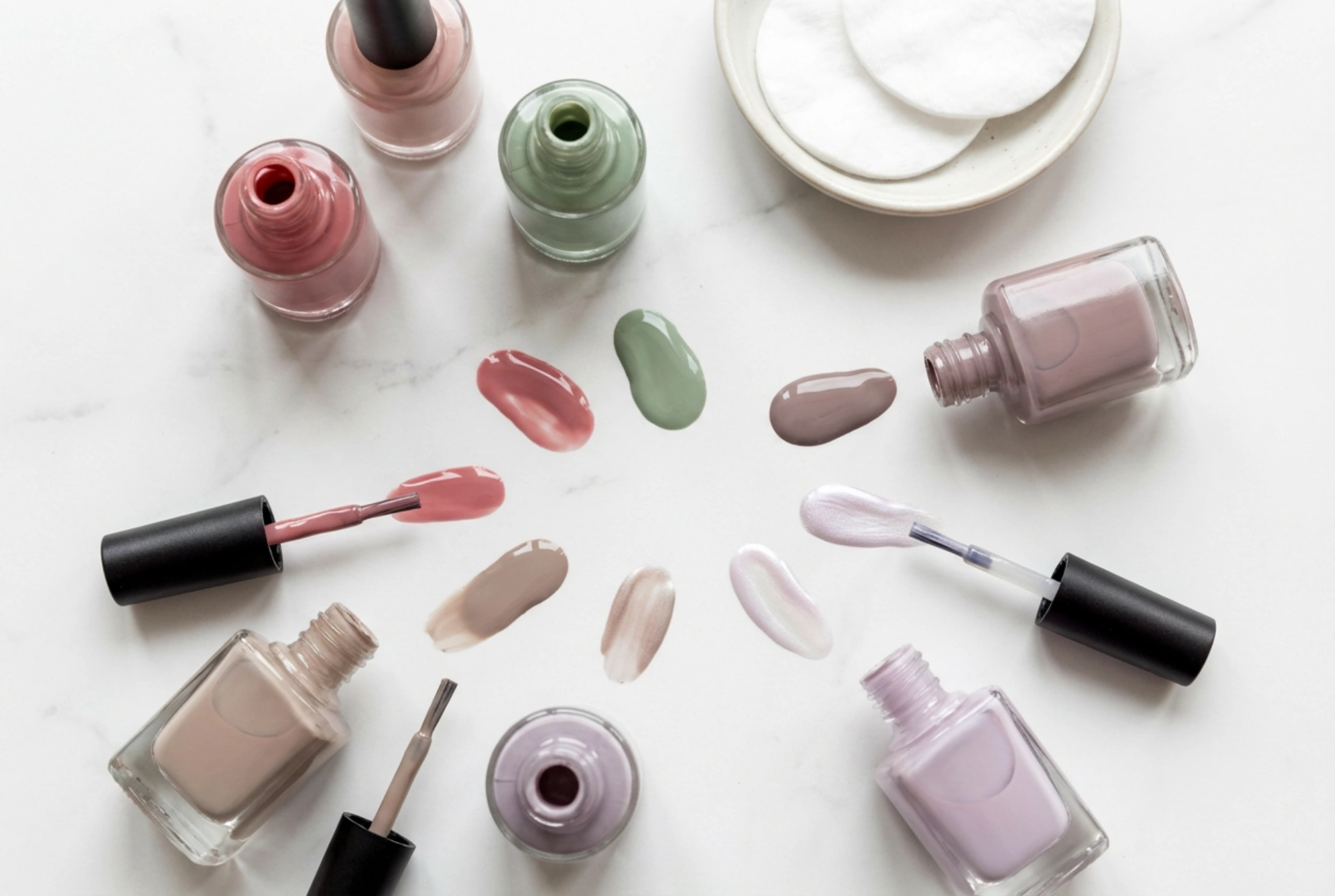 Boje hibridnih lakova u praksi: odabir nijansi, prekrivanje i završni slojevi