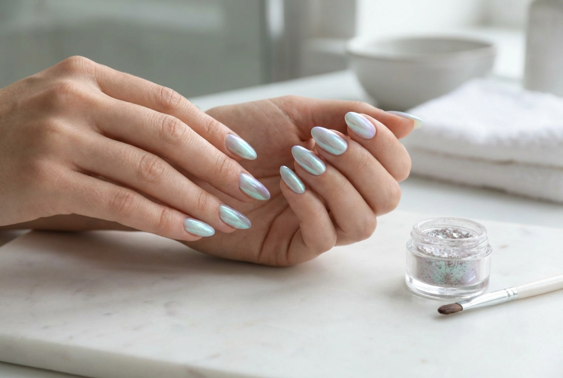 Efekt sirene: nanošenje praha na trajni lak korak po korak