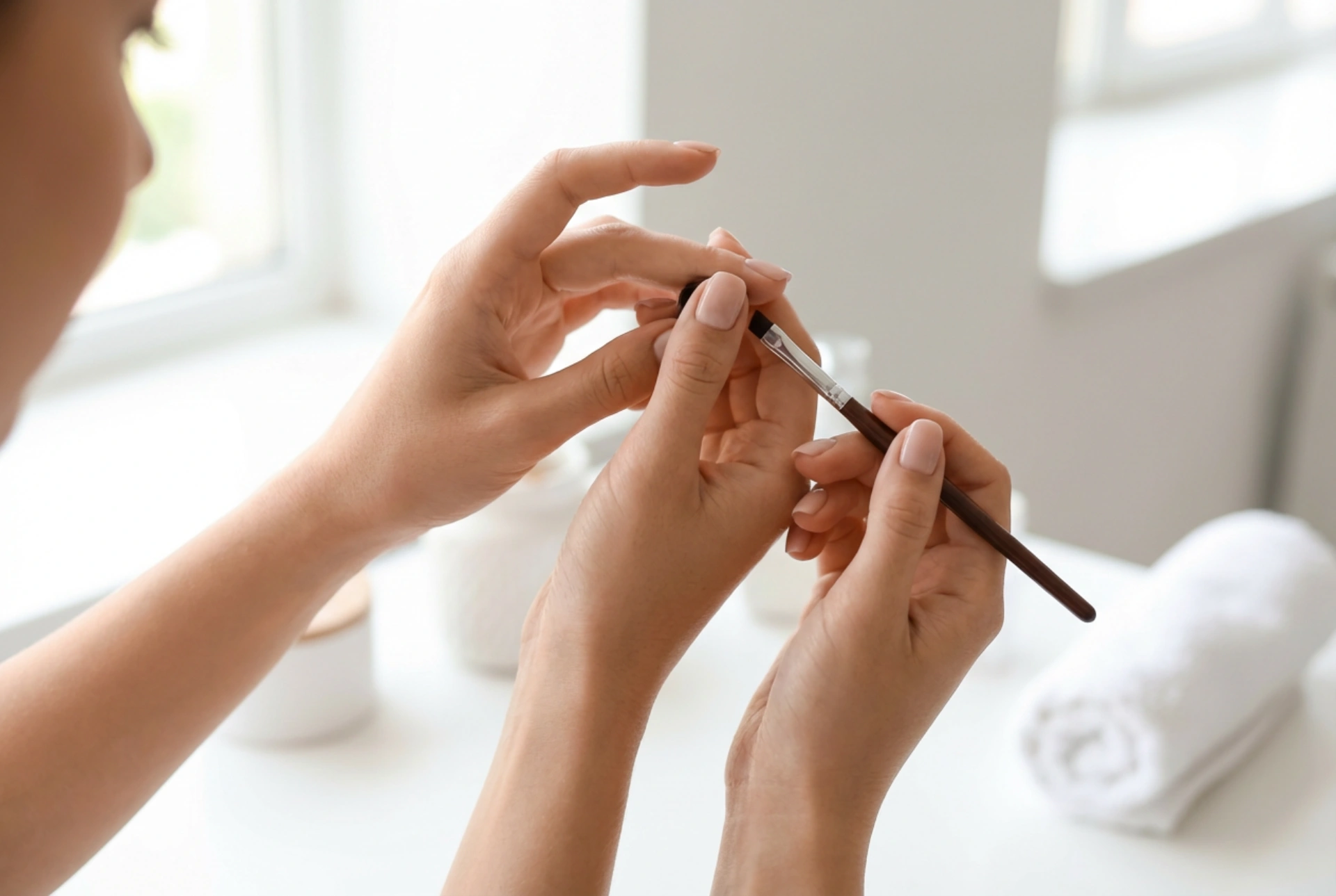 Kana za obrve: Kako odabrati nijansu i pravilno je nanijeti